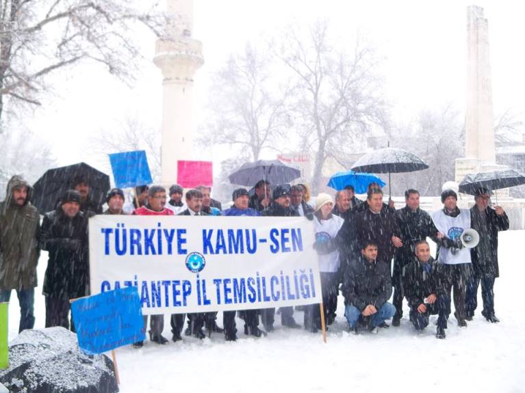 Türkiye Kamu Sen Gaziantep'te Bordroları Yaktı