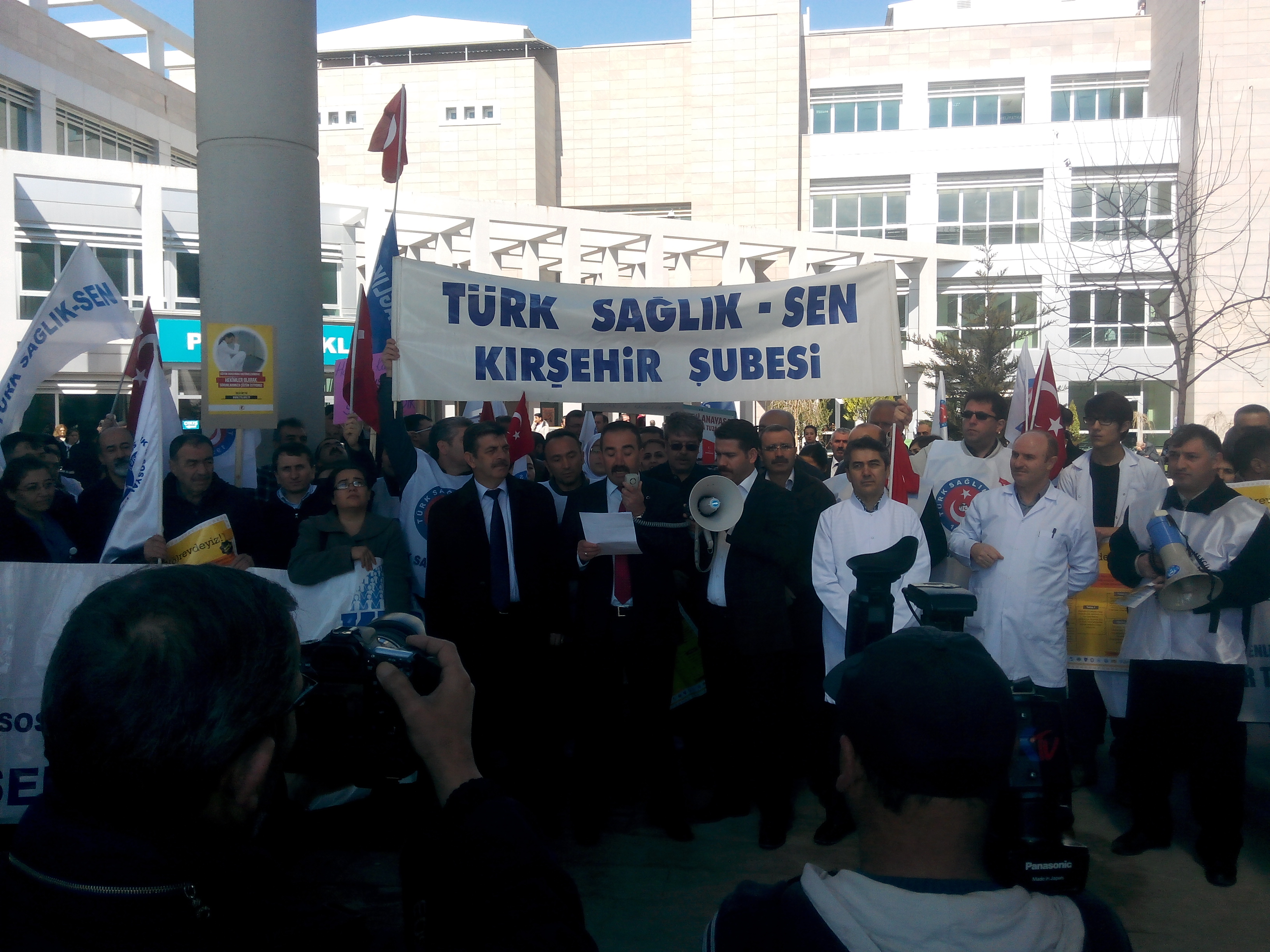 Kırşehir'de Sağlık Çalışanları İş Bırakma Eylemi Yaptı