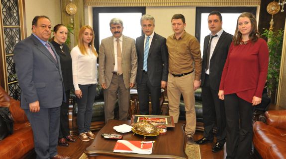 Çeker, Kocaeli Üniversitesi Rektörü Sayın Hülagu'ya  Başarılar Diledi.