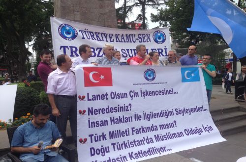 Doğu Türkistan'daki Türk Katliamı Protesto Edildi.